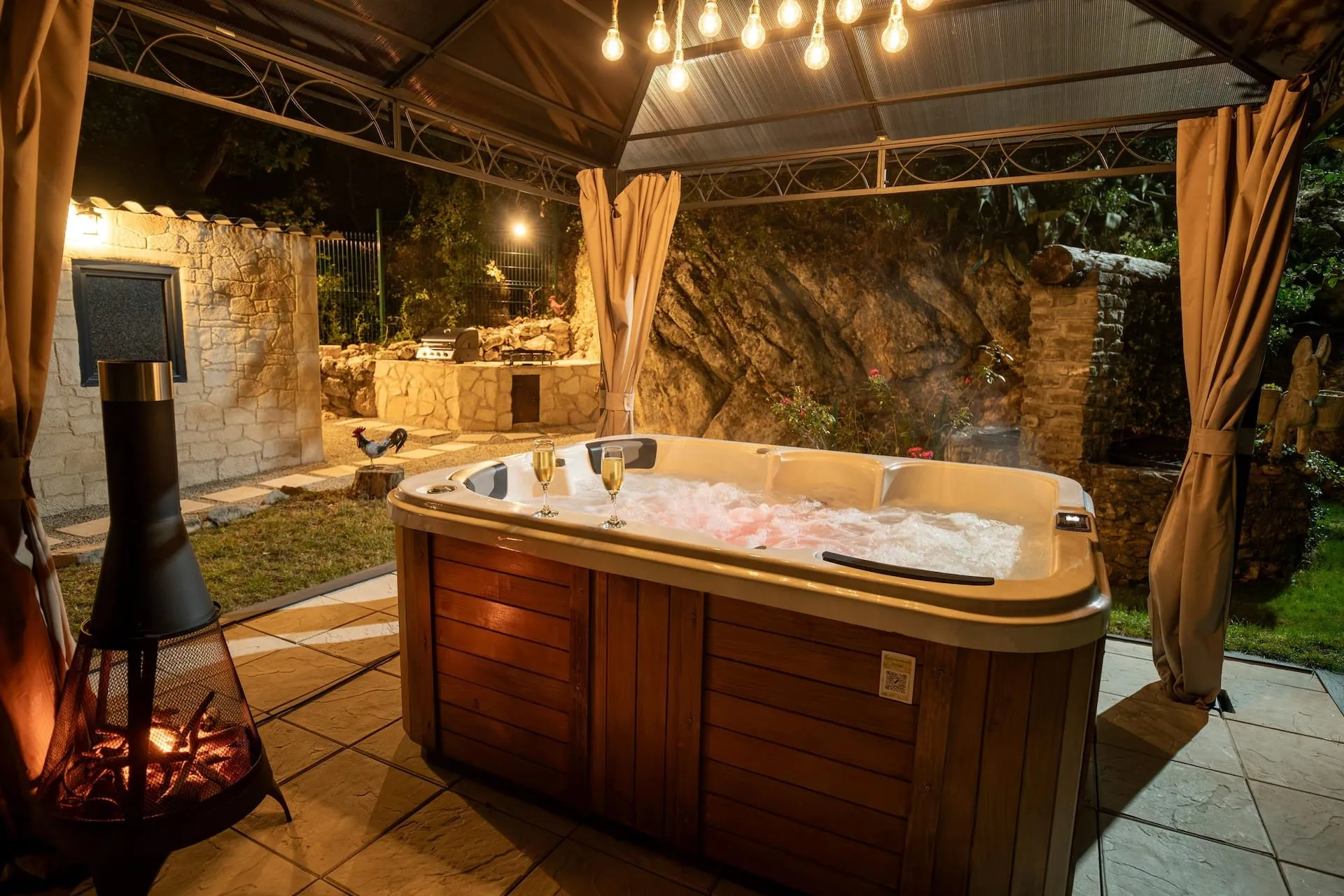 Ô Jacuzzi du Mazet, Murles, photo 16