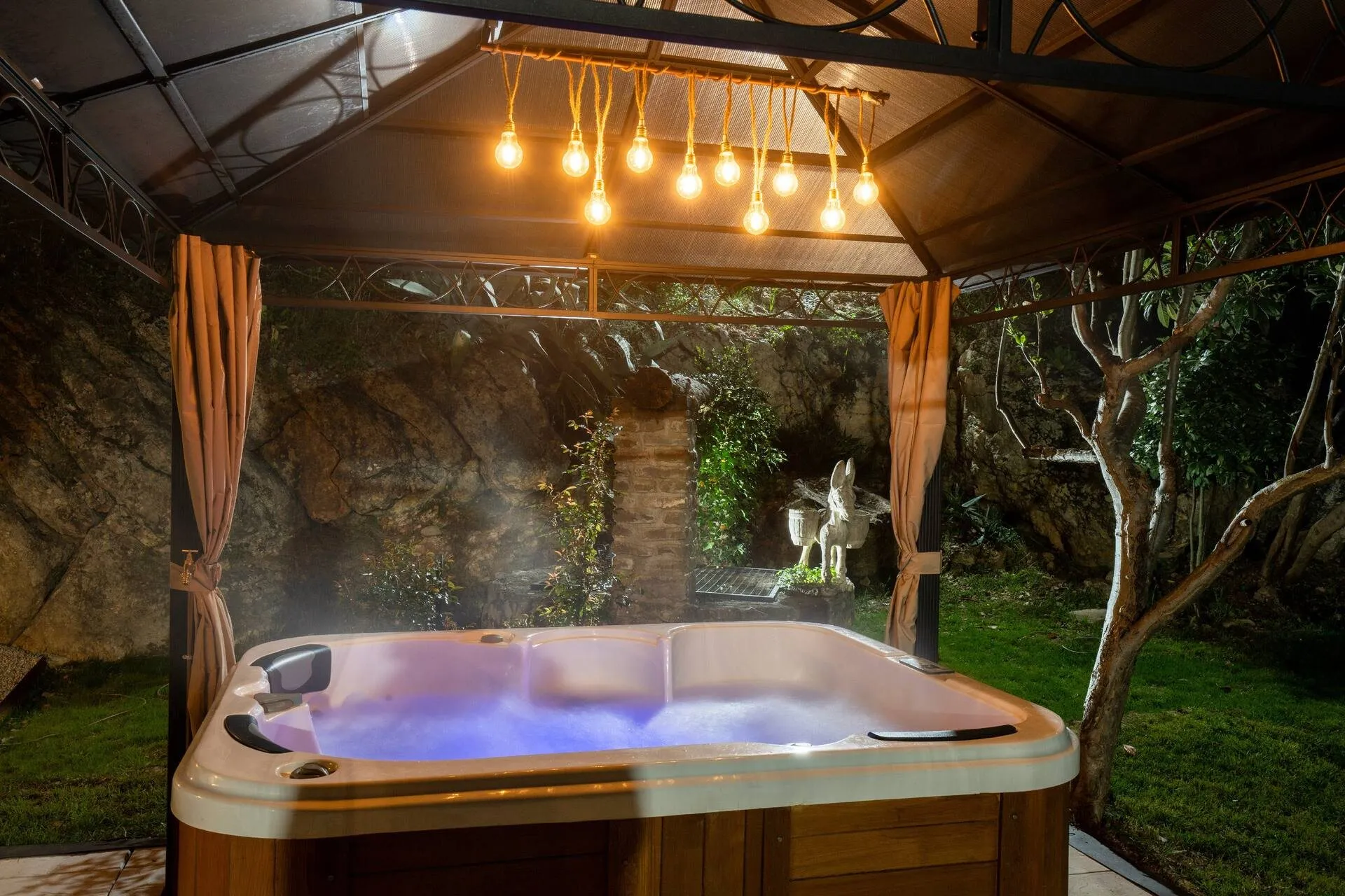 Ô Jacuzzi du Mazet, Murles, photo 26